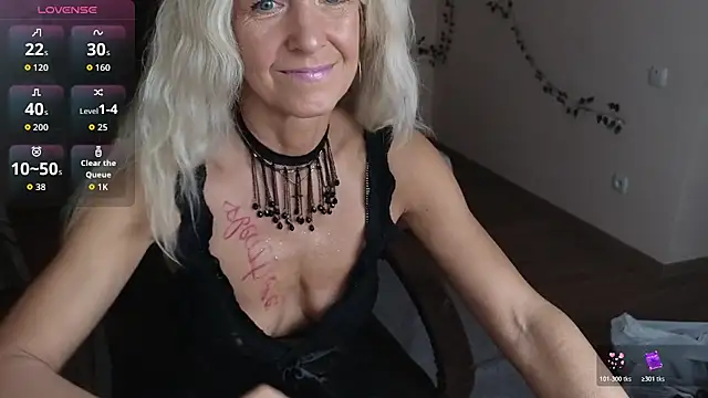 Snapshot of Laura_Gol chatting on November 30, 2025, 8:57 pm Laura Gol online show from November 30, 2025, 8:57 pm