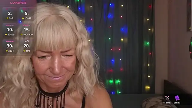 Snapshot of Laura_Gol chatting on December 3, 2025, 5:04 am Laura Gol online show from December 3, 2025, 5:04 am