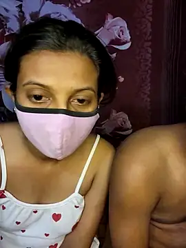 Snapshot of horny_coupl chatting on October 29, 2025, 5:36 pm horny coupl online show from October 29, 2025, 5:36 pm