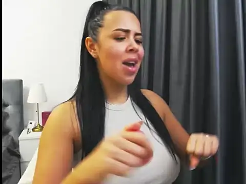 Casiana  online show from November 12, 2025, 10:52 pm