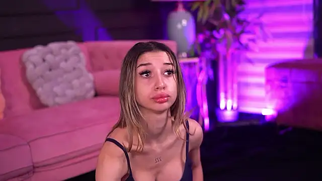 OdetteMason online show from February 13, 2026, 5:47 am