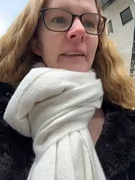 Snapshot of Bikergirl_97 chatting on November 20, 2025, 11:54 am Bikergirl 97 online show from November 20, 2025, 11:54 am