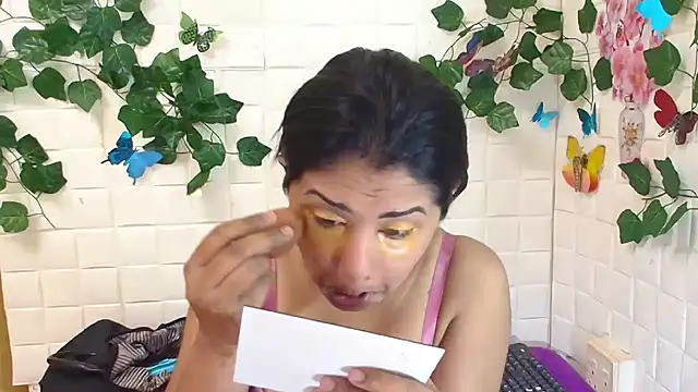 IndiaSexyStripper4u online show from October 3, 2025, 5:15 am