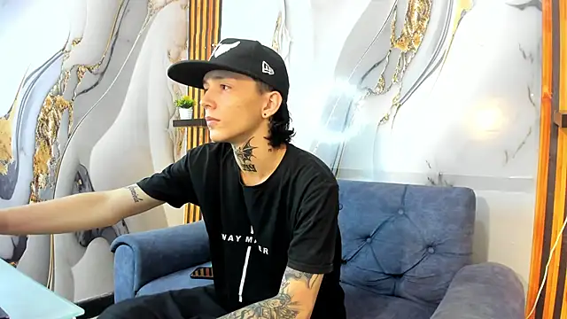 Snapshot of StraightBoy_Nick chatting on October 12, 2025, 5:06 am StraightBoy Nick online show from October 12, 2025, 5:06 am