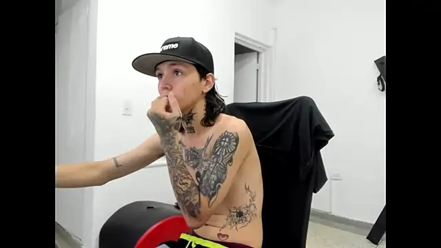 StraightBoy Nick online show from April 19, 2026, 8:22 pm