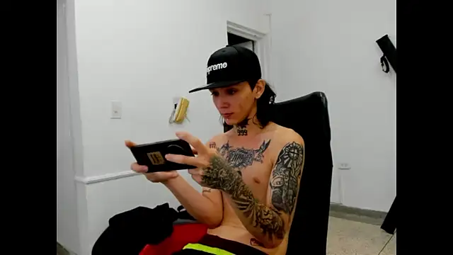 StraightBoy Nick online show from April 20, 2026, 9:27 pm