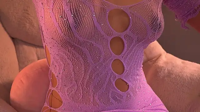 violeth     online show from October 6, 2025, 11:18 am