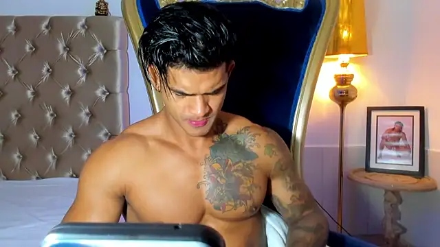 antonio  444 online show from November 15, 2025, 10:34 am