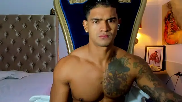 antonio  444 online show from December 2, 2025, 12:21 pm