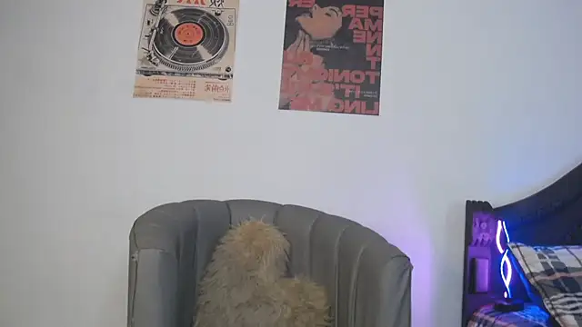 CoralieBronson online show from February 24, 2026, 7:12 pm