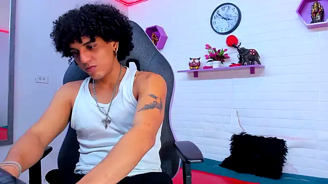 Xfire boy69 online show from September 27, 2025, 8:03 pm