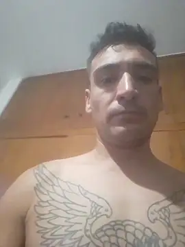 bigandstrong2217 online show from April 17, 2026, 1:52 am