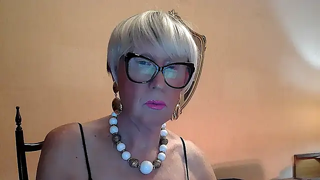 ROBY SWEETHOT online show from October 4, 2025, 9:57 pm