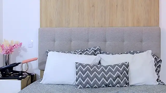 BeckySalas online show from October 30, 2025, 8:20 pm