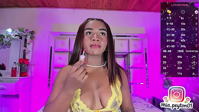 mia peyton online show from February 7, 2026, 8:45 pm