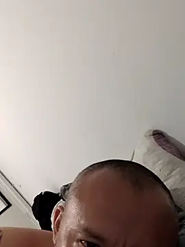 ScuffingBungalow online show from September 25, 2025, 4:05 am