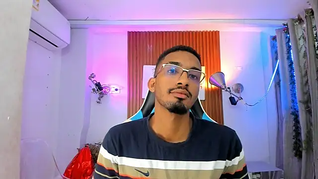 Darwin mayo online show from October 4, 2025, 5:22 pm