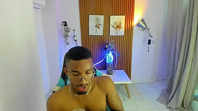 Darwin mayo online show from April 15, 2026, 7:58 pm