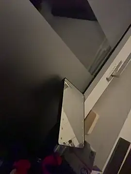 SweetTeenGirl online show from November 18, 2025, 8:35 pm