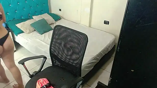 unusualsuccubus0 online show from September 10, 2025, 3:06 am