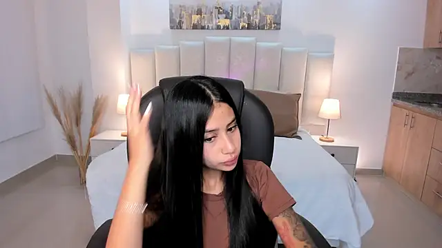 miranda crawfor online show from October 24, 2025, 12:12 pm