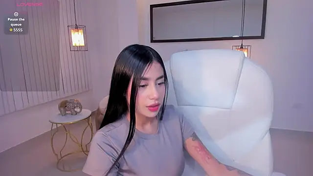 miranda crawfor online show from April 18, 2026, 1:42 am