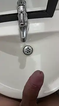 AndyRico18 online show from December 18, 2025, 7:47 am