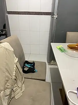 Mirella Oliveira online show from October 23, 2025, 10:30 pm