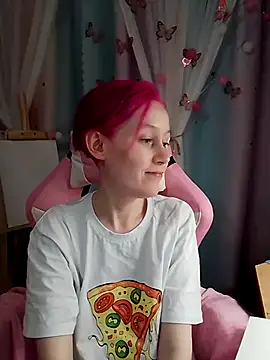 Fuzzy Unicorn online show from September 25, 2025, 7:17 pm