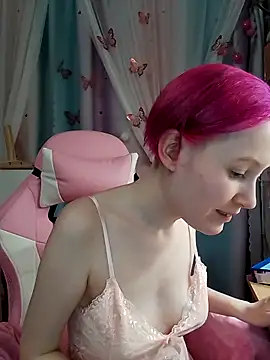 Fuzzy Unicorn online show from November 25, 2025, 7:36 pm