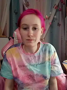 Fuzzy Unicorn online show from November 27, 2025, 7:38 pm