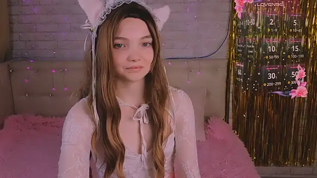 AnimeAlica18 online show from December 19, 2025, 2:40 am