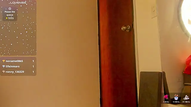 klariz09 online show from November 7, 2025, 8:47 am