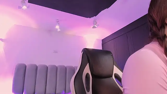 AlliceLover online show from December 15, 2025, 11:36 am