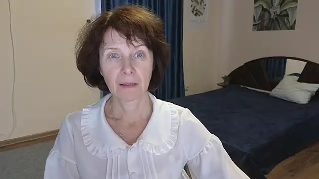 Lia Tito online show from November 8, 2025, 6:02 am