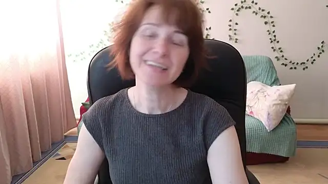 Lia Tito online show from May 21, 2026, 5:47 am