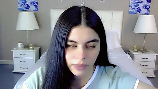 maddissonivanova online show from September 15, 2025, 7:14 pm