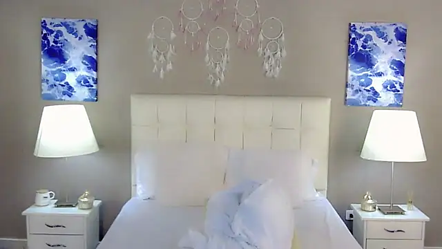 maddissonivanova online show from September 26, 2025, 7:18 pm