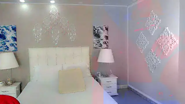 maddissonivanova online show from October 31, 2025, 7:04 pm