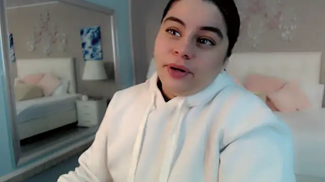 maddissonivanova online show from April 17, 2026, 7:06 pm