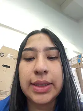 Snapshot of BELLAALEJA chatting on April 22, 2026, 1:23 pm BELLAALEJA online show from April 22, 2026, 1:23 pm