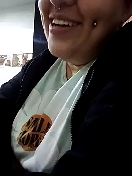 Snapshot of Witch_Scarlet chatting on March 4, 2026, 1:33 am Witch Scarlet online show from March 4, 2026, 1:33 am