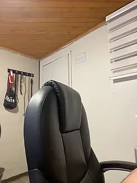 Karen18 boobs online show from February 17, 2026, 1:24 am