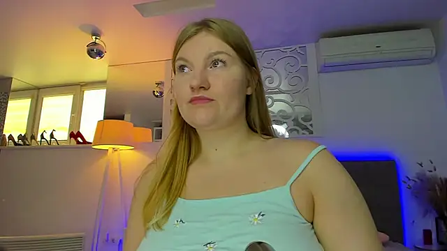 AshleyJoness online show from October 8, 2025, 5:05 am