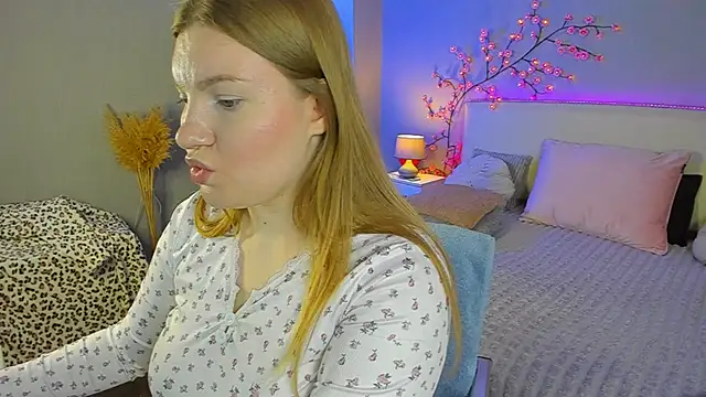 AshleyJoness online show from June 12, 2026, 4:44 am