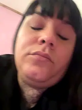 valen1891 online show from September 22, 2025, 12:56 am