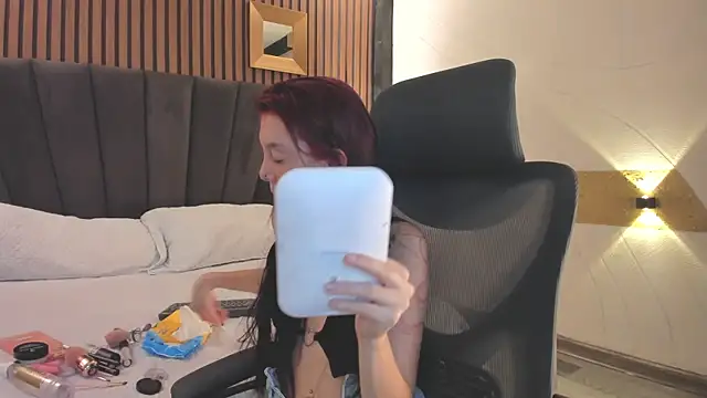 CleoWhite online show from November 2, 2025, 4:26 am