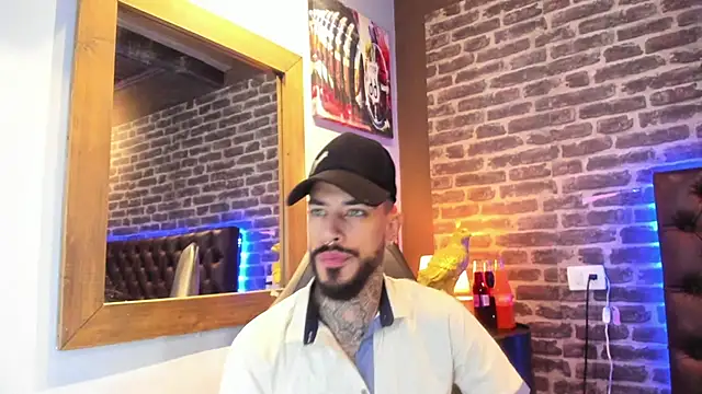 VinzenzRizzo online show from September 24, 2025, 4:16 am