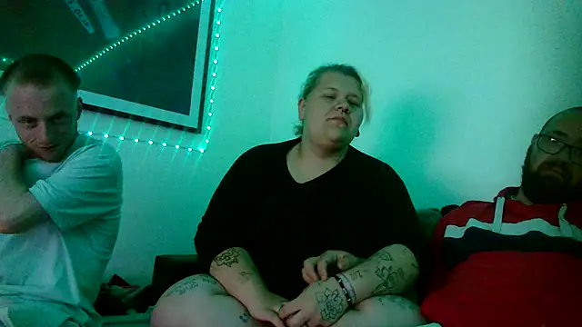 mrandmrsdarkside online show from April 21, 2026, 7:39 pm