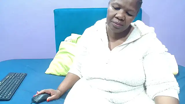 NaughtyChubbyZoe online show from October 1, 2025, 5:24 am